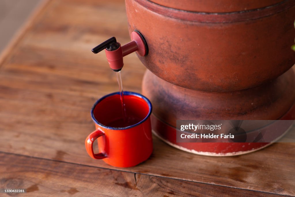 Ceramic water filter