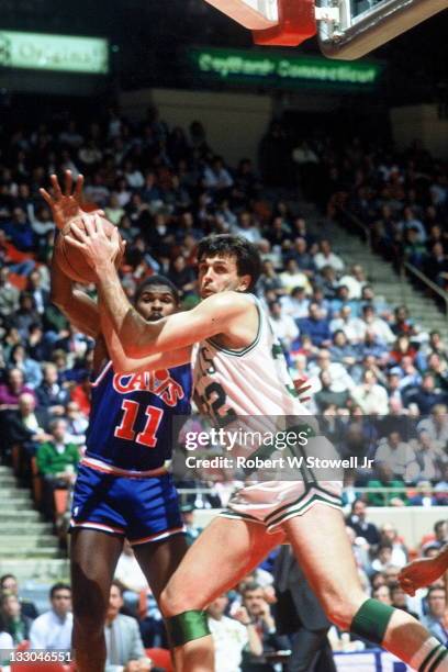 Boston Celtics Kevin McHale clears the boards during a game against the Cleveland Cavaliers, Hartford CT 1988.