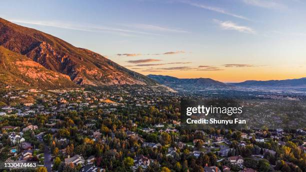 aerial view of great salt lake utah at sunset - utah 個照片及圖片檔