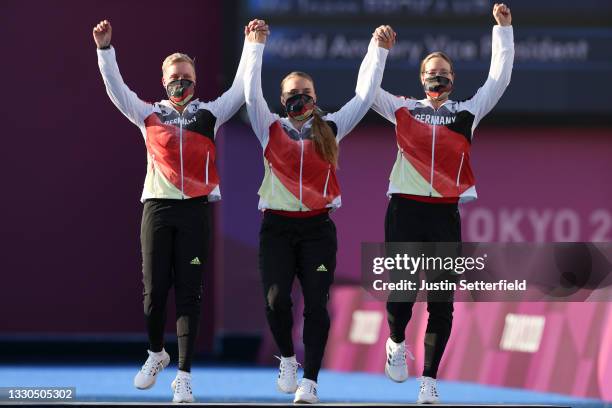 Michelle Kroppen Photos and Premium High Res Pictures Getty Images