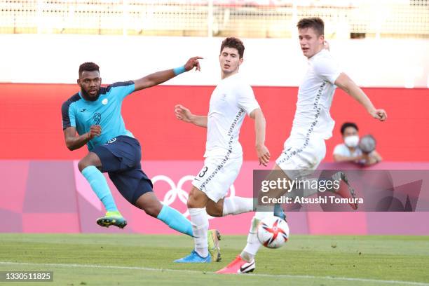 Jorge Benguche of Team Honduras crosses the ball during the Men's First Round Group B match between New Zealand and Honduras on day two of the Tokyo...