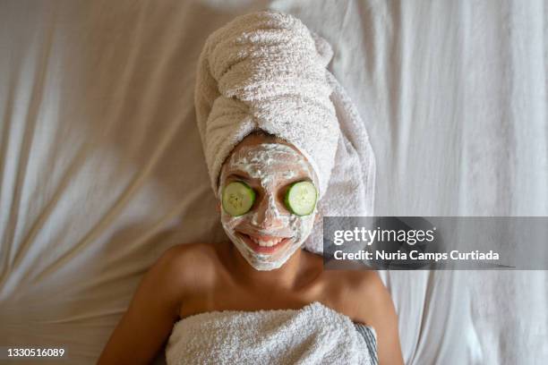 kids beauty salon - komkommer stockfoto's en -beelden