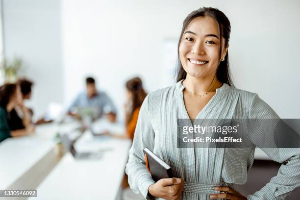 doing business with a smile - employee stock pictures, royalty-free photos & images