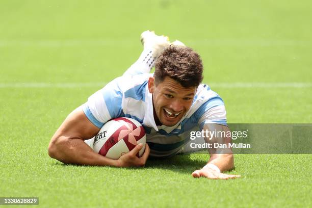 Lautaro Bazan Velez of Team Argentina socres a try on day three of the Tokyo 2020 Olympic Games at Tokyo Stadium on July 26, 2021 in Chofu, Tokyo,...
