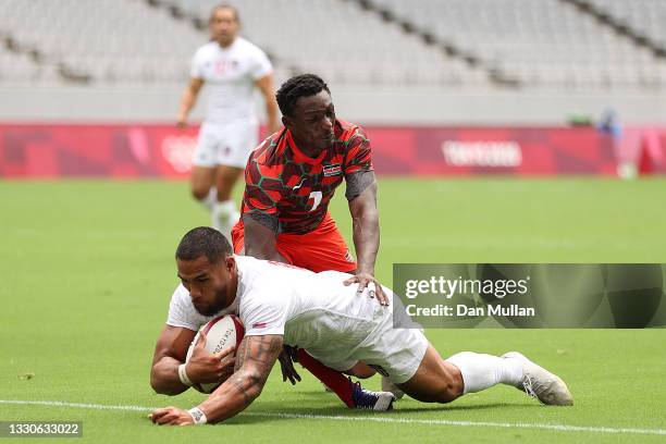 Martin Iosefo of Team United States scores a try on day three of the Tokyo 2020 Olympic Games at Tokyo Stadium on July 26, 2021 in Chofu, Tokyo,...