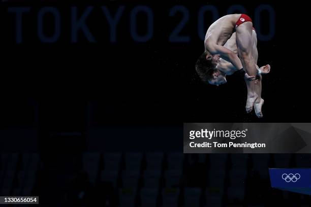Nathan Zsombor-Murray and Vincent Riendeau of Team Canada compete during the Men's Synchronised 10m Platform Final on day three of the Tokyo 2020...