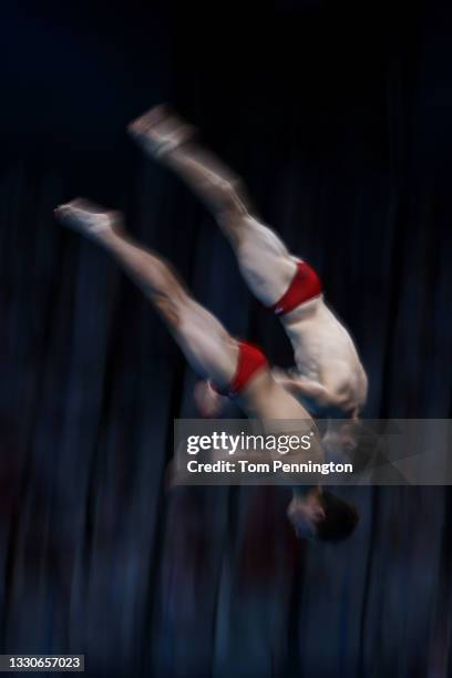 Nathan Zsombor-Murray and Vincent Riendeau of Team Canada compete during the Men's Synchronised 10m Platform Final on day three of the Tokyo 2020...