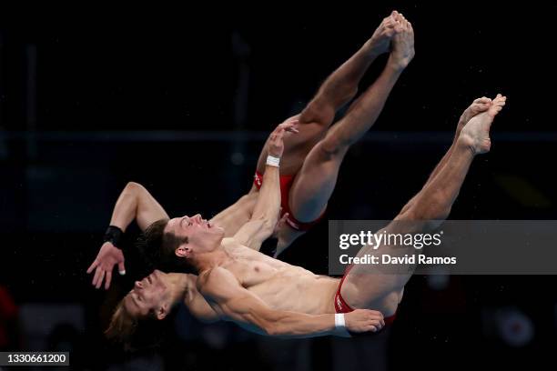Cancompete during the Men's Synchronised 10m Platform Final on day three of the Tokyo 2020 Olympic Games at Tokyo Aquatics Centre on July 26, 2021 in...