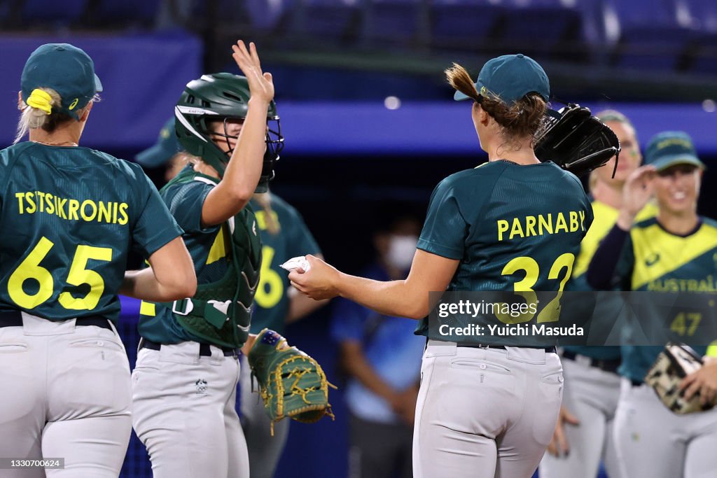 Mexico v Australia - Softball - Olympics: Day 3