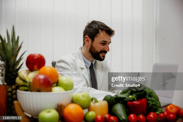let's talk about nutrition - nutritionist stock pictures, royalty-free photos & images
