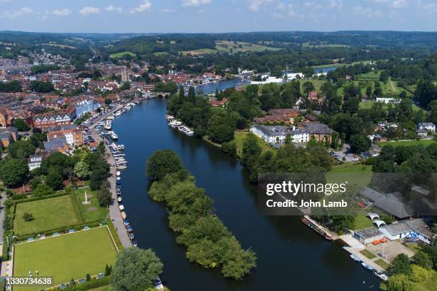 aerial view of henley-on-thames. - henley on thames photos et images de collection