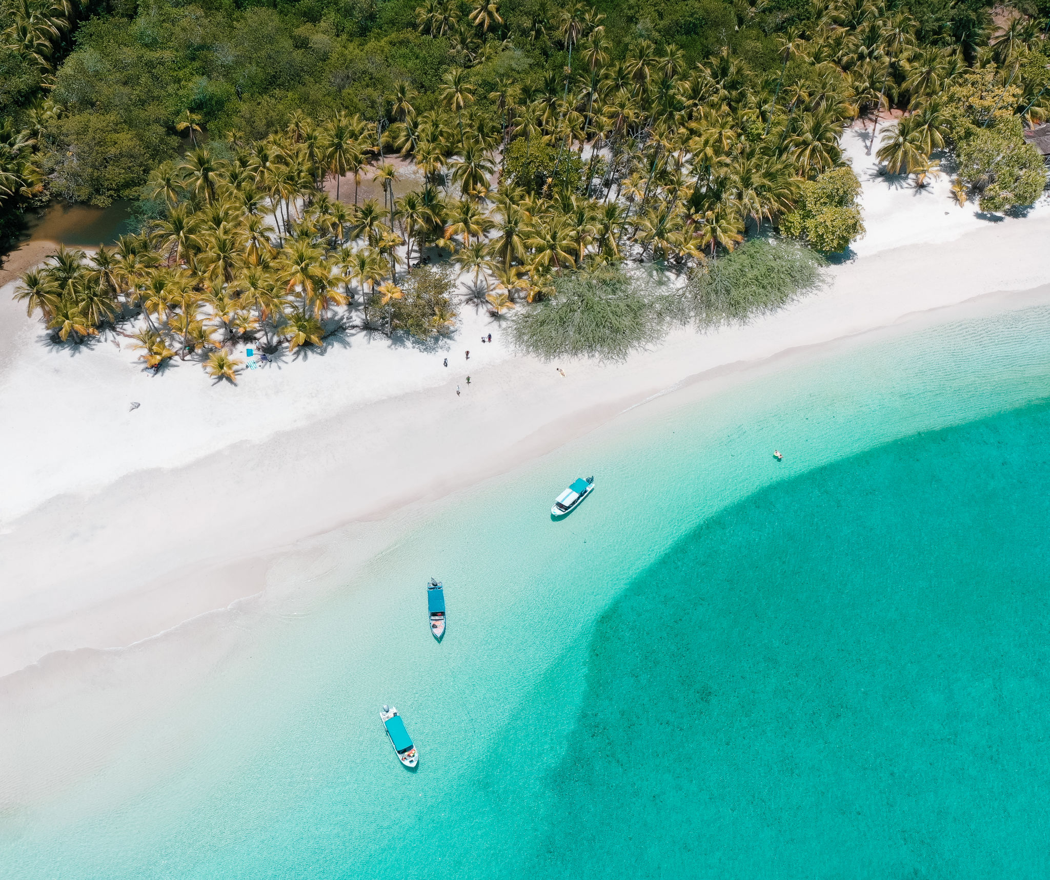 Beach in Coiba Nationalpark in Panama Beach in Coiba Nationalpark in Panama