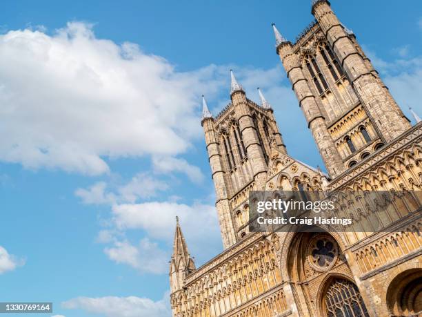 view of old town and lincoln cathedral, lincoln, lincolnshire, england, united kingdom, europe - lincoln lincolnshire stock pictures, royalty-free photos & images