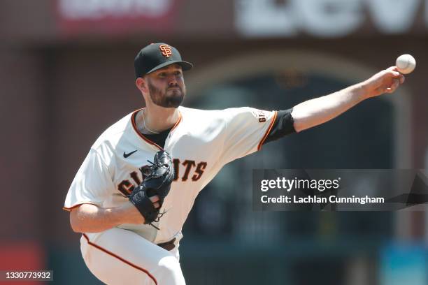 Alex Wood of the San Francisco Giants pitches against the Pittsburgh Pirates at Oracle Park on July 25, 2021 in San Francisco, California.