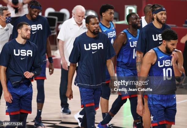 Kevin Durant of USA and teammates leave the court after the first half during the Men's Preliminary Round Group B basketball game between United...