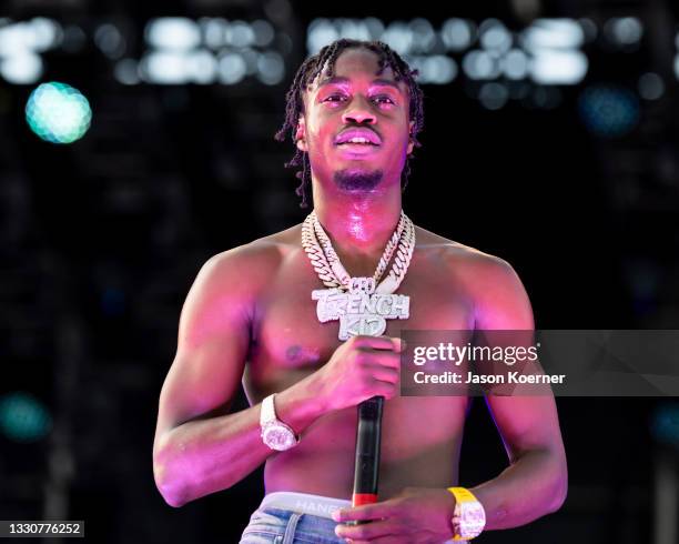 Little T J Rapper Lil Tjay Photos and Premium High Res Pictures - Getty Images