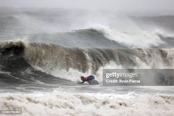 Kanoa Igarashi of Team Japan surfs during the men's Quarter Final on day four of the Tokyo 2020 Olympic Games at Tsurigasaki Surfing Beach on July...