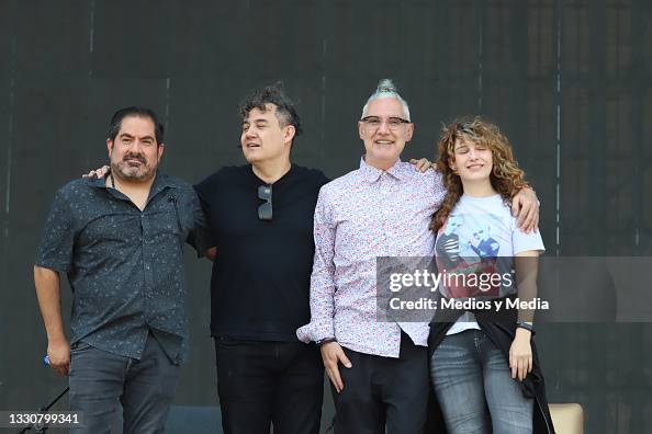 Eliseo Romo Eliseo Reyna, Humberto Calderon, Sabo Romo, Maria Barracuda pose for ...