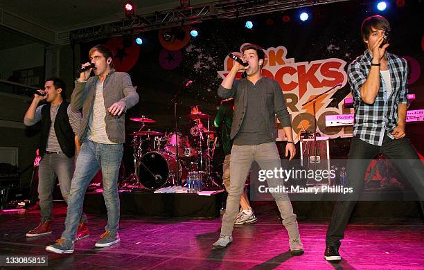 Nickelodeon Rocks 107 Nickelodeon Rocks Your School Stock Photos, High-Res Pictures, and ...