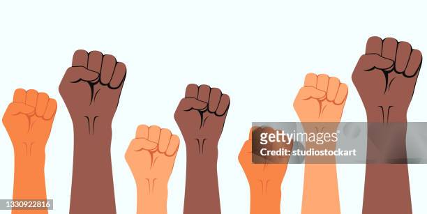 fists raised for equality - 抗議活動 幅插畫檔、美工圖案、卡通及圖標