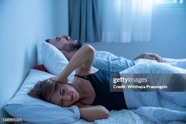 guess who didn't get any sleep last night - snoring husband stock pictures, royalty-free photos & images