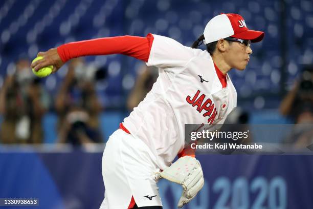 Yukiko Ueno of Team Japan pitches during the Softball Gold Medal Game between Team Japan and Team United States on day four of the Tokyo 2020 Olympic...