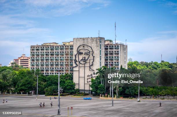 the revolution square with che guevara - havana art stock pictures, royalty-free photos & images