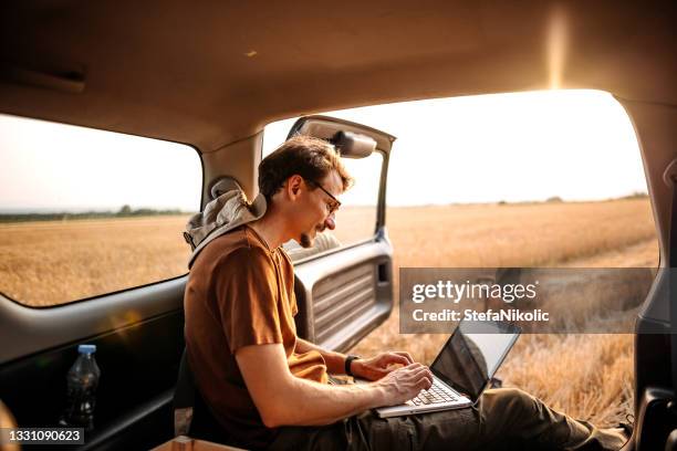 technology is key part in every business - meteorology stockfoto's en -beelden