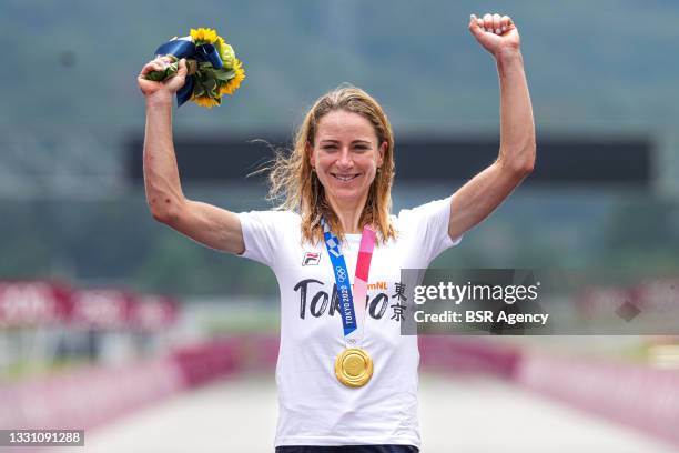 Gold medallist Annemiek van Vleuten of Team Netherlands poses during the medal ceremony for the Women's Individual Time Trial during day 5 of the...