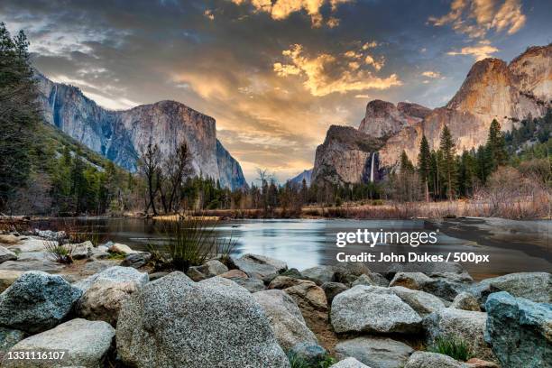 scenic view of lake against sky during sunset,yosemite national park,california,united states,usa - yosemite national park fotografías e imágenes de stock