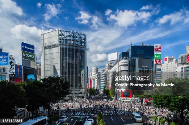 shibuya crossing - distrito de shibuya fotografías e imágenes de stock