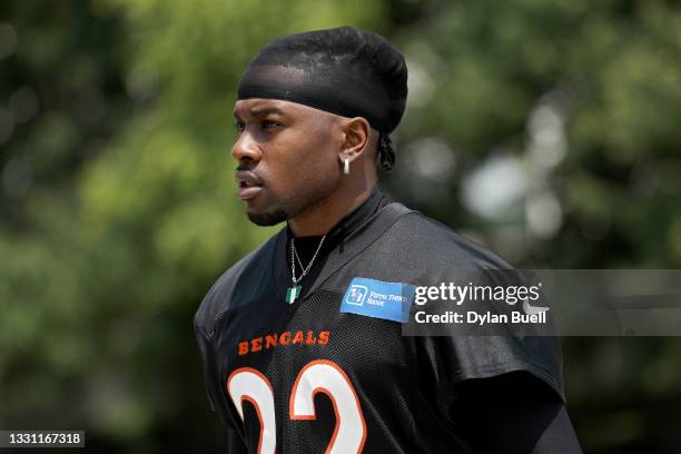 Chidobe Awuzie of the Cincinnati Bengals arrives to training camp on July 28, 2021 in Cincinnati, Ohio.