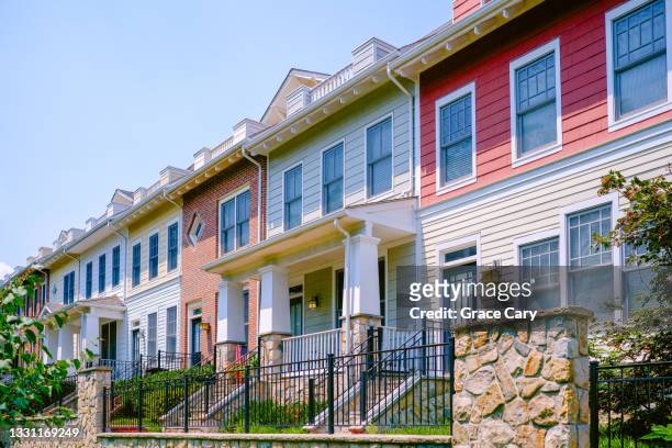 row of townhouses - mid atlantic usa stock pictures, royalty-free photos & images