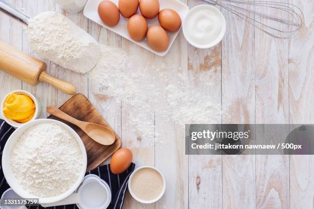 directly above shot of ingredients on table - baking stockfoto's en -beelden