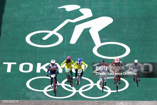 General view of Bethany Shriever of Team Great Britain, Saya Sakakibara of Team Australia, Lauren Reynolds of Team Australia, Manon Valentino of Team...