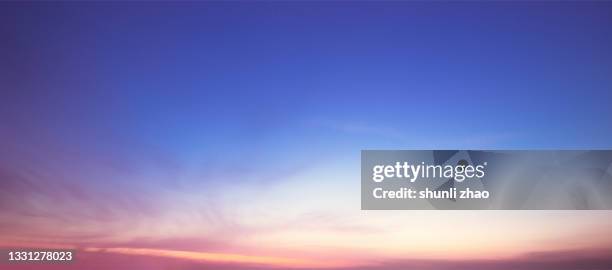 gradual color of the sky at sunrise - sunrise photos et images de collection