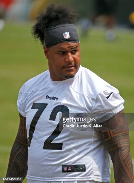 Zach Banner of the Pittsburgh Steelers in action during training camp at Heinz Field on July 29, 2021 in Pittsburgh, Pennsylvania.