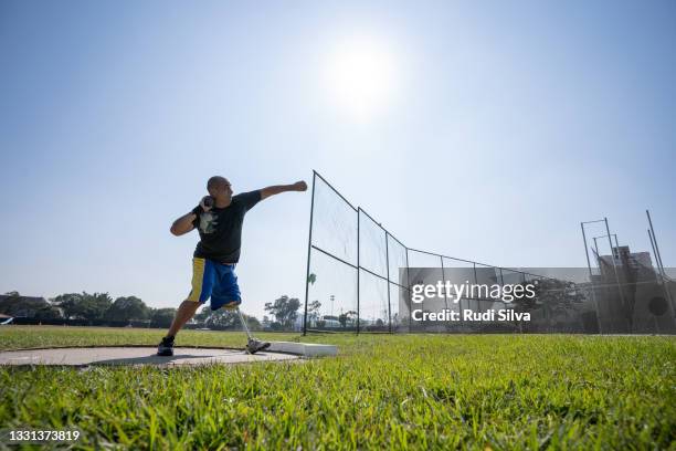 shot put - kulstötning bildbanksfoton och bilder