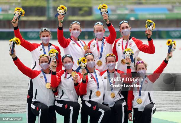 Gold medalists Lisa Roman, Kasia Gruchalla-Wesierski, Christine Roper, Andrea Proske, Susanne Grainger, Madison Mailey, Sydney Payne, Avalon...