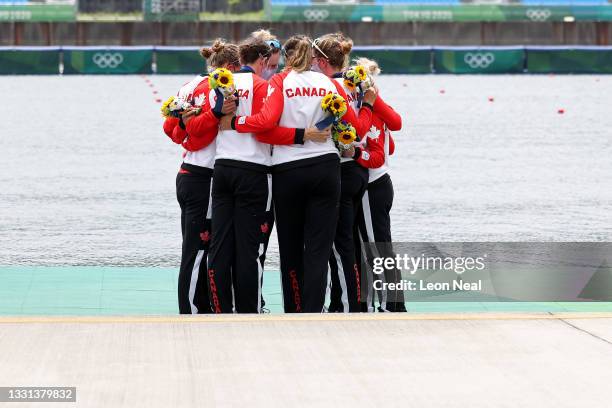 Gold medalists Lisa Roman, Kasia Gruchalla-Wesierski, Christine Roper, Andrea Proske, Susanne Grainger, Madison Mailey, Sydney Payne, Avalon...