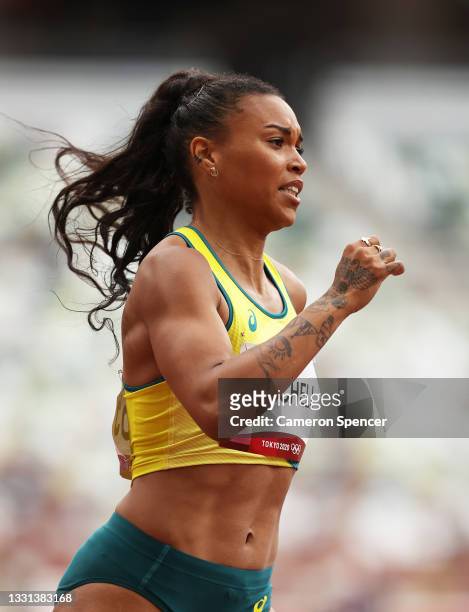 Morgan Mitchell of Team Australia competes during round one of the Women's 800m heats on day seven of the Tokyo 2020 Olympic Games at Olympic Stadium...