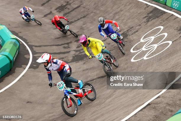 Bethany Shriever of Team Great Britain, Lauren Reynolds of Team Australia, Axelle Etienne of Team France, Simone Christensen of Team Denmark, Natalia...