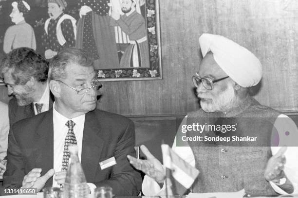 Indian Finance Minister Manmohan Singh with the Swiss Minister for Economy Jean Delamurer in New Delhi on February 07, 1995.