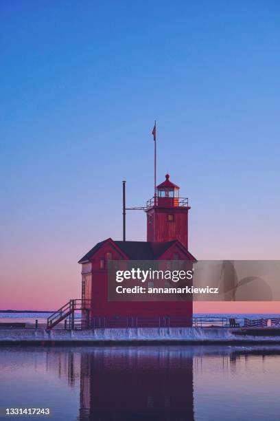 holland harbor lighthouse, holland, michigan, usa - holland michigan stock pictures, royalty-free photos & images