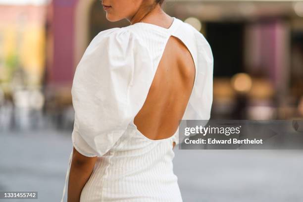 29.134 fotografias e imagens de How To Wear A Backless Dress - Getty Images