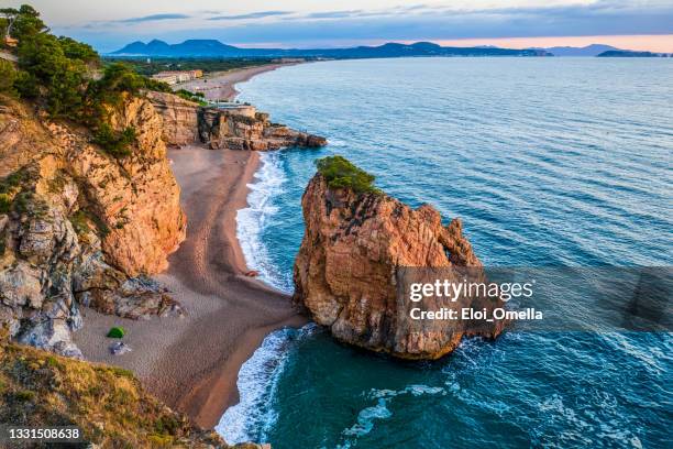 cala de l'illa roja beach in begur, costa brava, catalonia, spain - provincie barcelona stockfoto's en -beelden