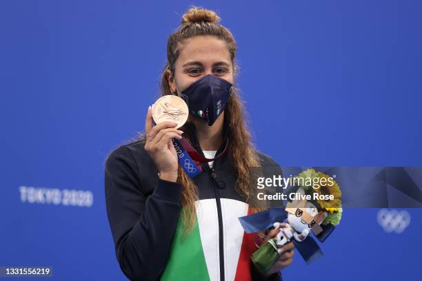Bronze medalist Simona Quadarella of Team Italy poses during the medal ceremony for the Women's 800m Freestyle Final at Tokyo Aquatics Centre on July...