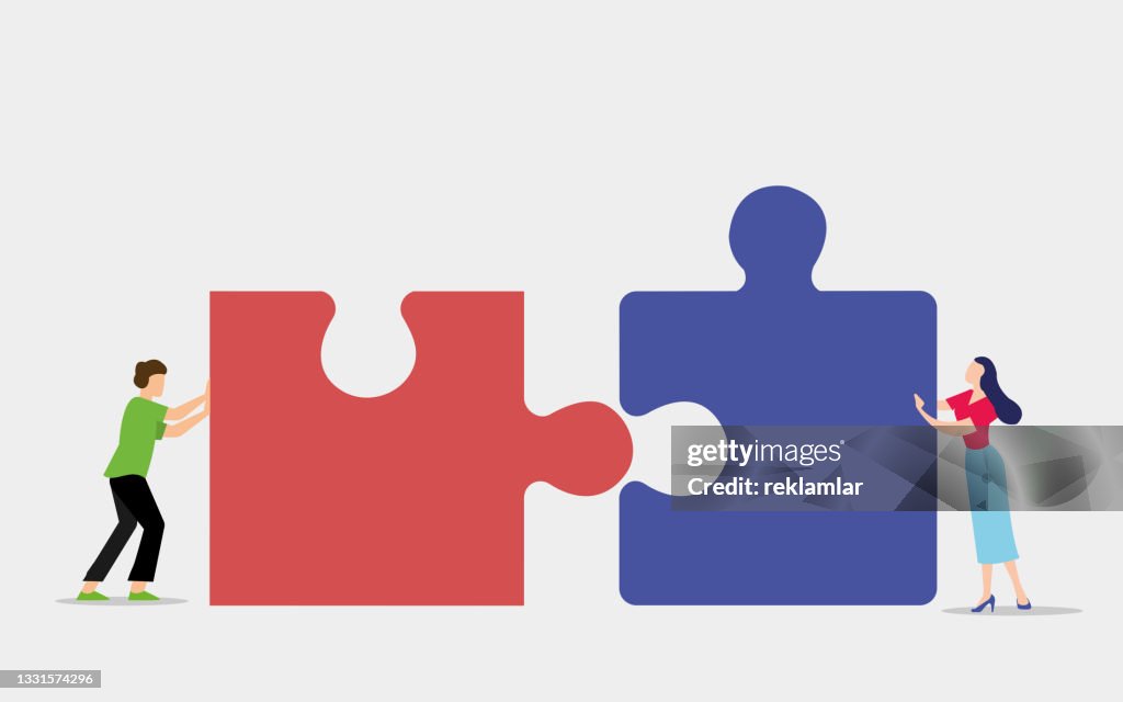 Teamwork-Konzept, Menschen verbinden Teil-Puzzle-Elemente. Unternehmensführung, Partnerschaftsillustration. Mann und Frau arbeiten mit riesigen Puzzleelementen zusammen. Symbol für Partnerschaft und Kooperation.