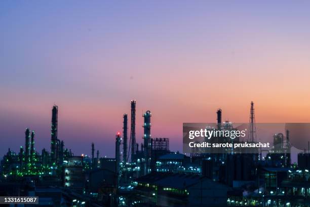 oil refinery and petrochemical plant . - gas plant stock pictures, royalty-free photos & images