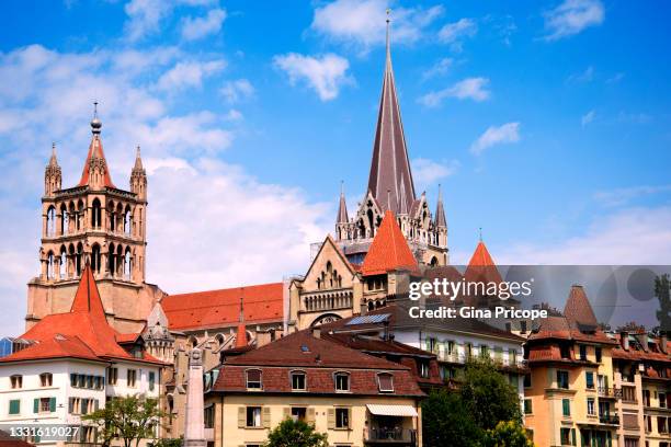 view of the cathedral of notre dame in lausanne, switzerland. - lausanne stock-fotos und bilder